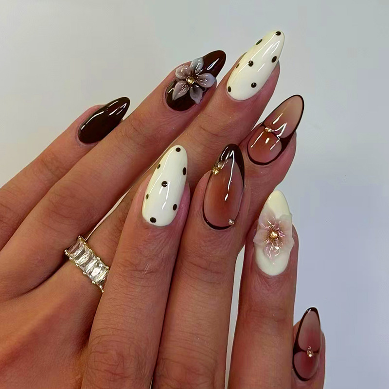 24 stuks afgewerkte amandelvor - Nail Art Flower recensie en prijs